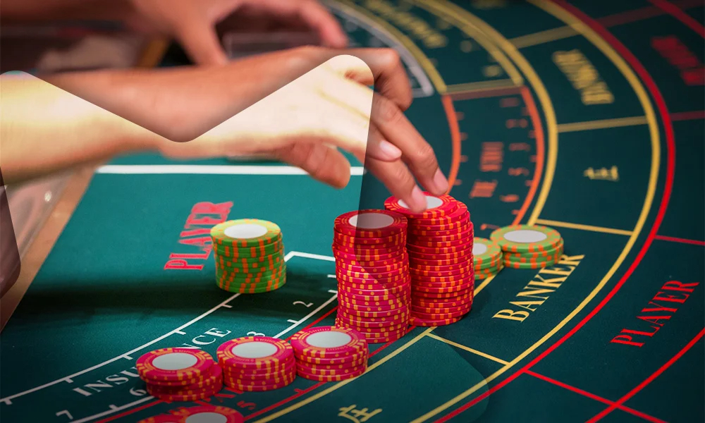 How do fee relayers manage transaction execution across the crypto casino?